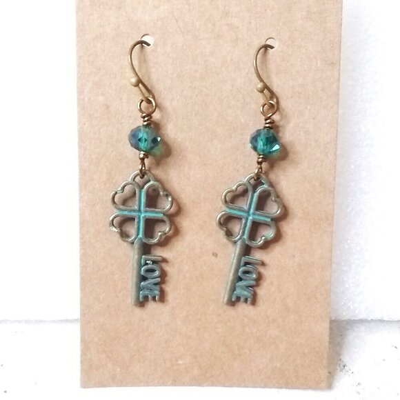 🎁☃️❄️ $10 Stocking Stuffers!!! Sweet! 4 Leaf Clover & Love Key Earrings! - Picture 3 of 6